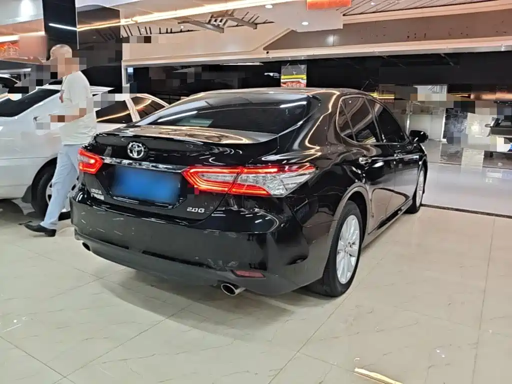 Toyota Camry — миниатюра 7
