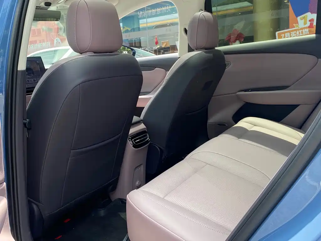 Hongqi Красный флаг Skyman 06 — миниатюра 11