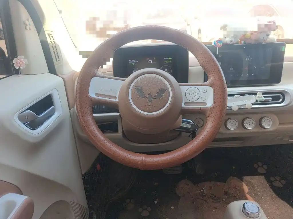Wuling MINIEV — миниатюра 6