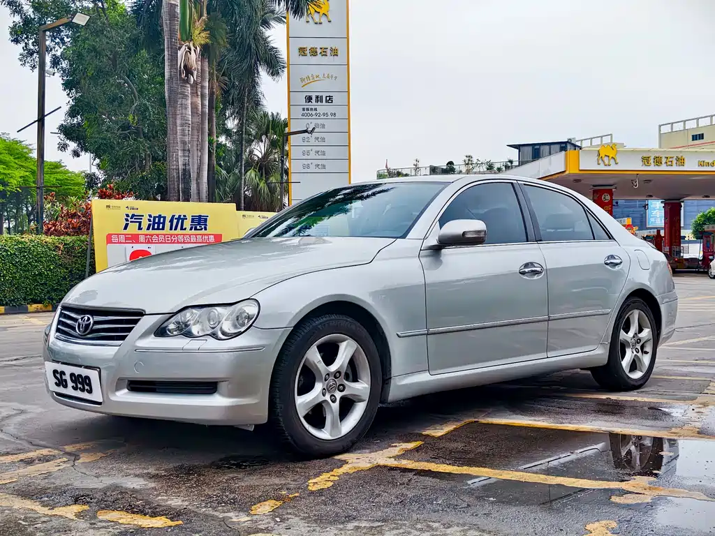 Toyota Reiz 2010