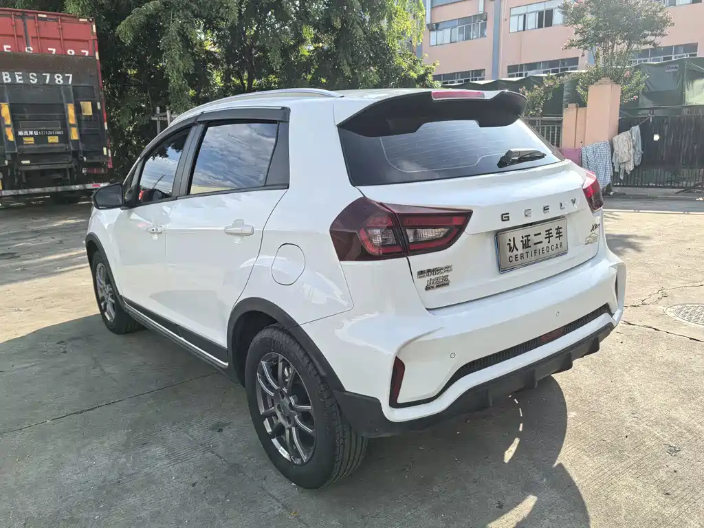 Geely Vision X3 — миниатюра 9