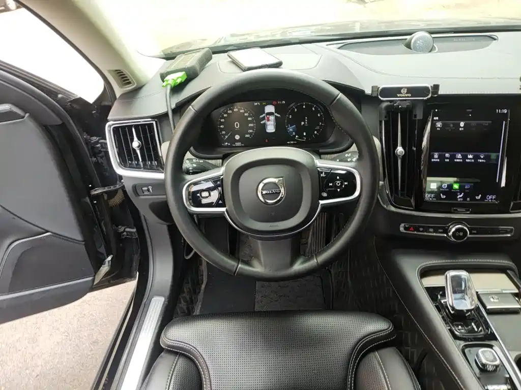 Volvo S90 — миниатюра 6