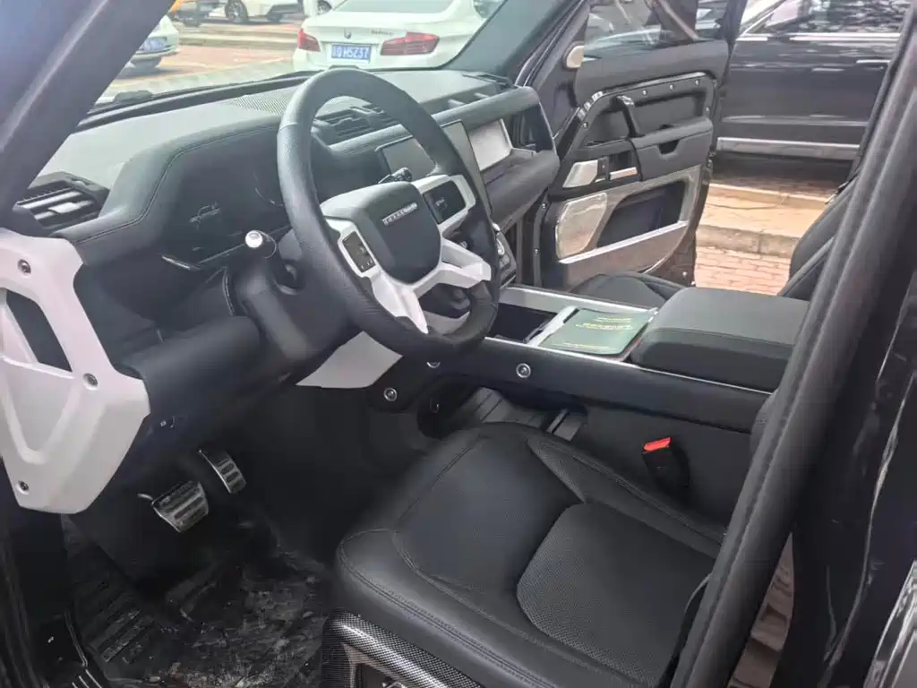 Land Rover Defender — миниатюра 4