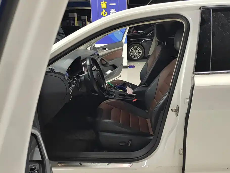 Volkswagen Lavida — миниатюра 9