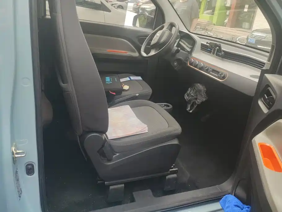 Wuling MINIEV — миниатюра 8