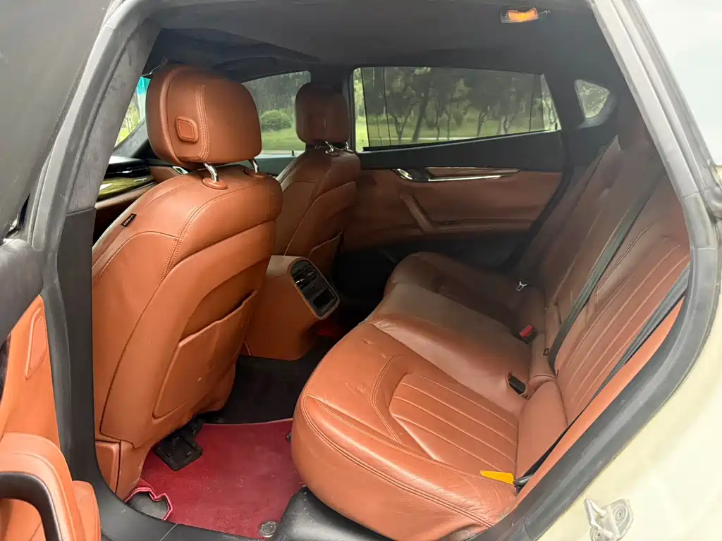 Maserati Quattroporte — миниатюра 5
