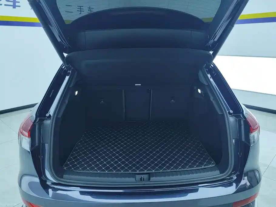 Audi Q4 e-tron — миниатюра 4
