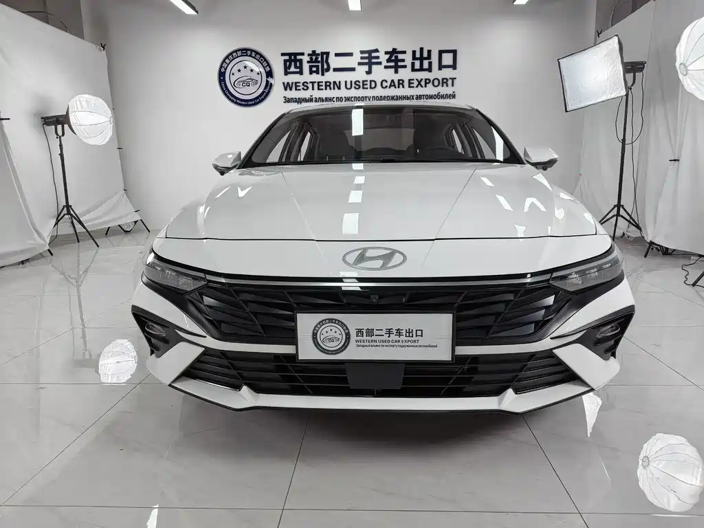 Hyundai Elantra — миниатюра 2