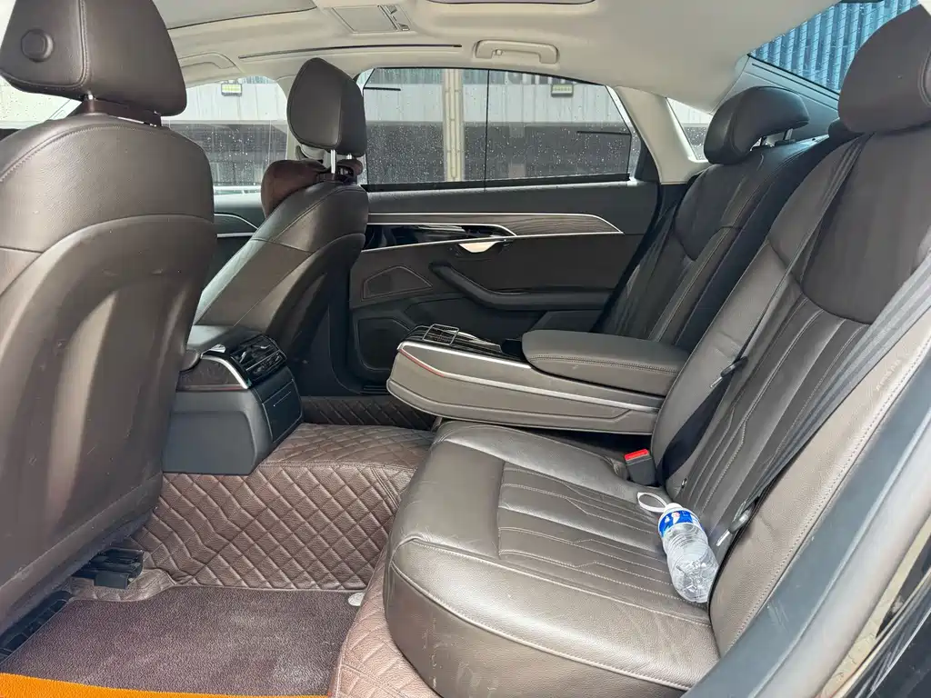 Audi A8 — миниатюра 9