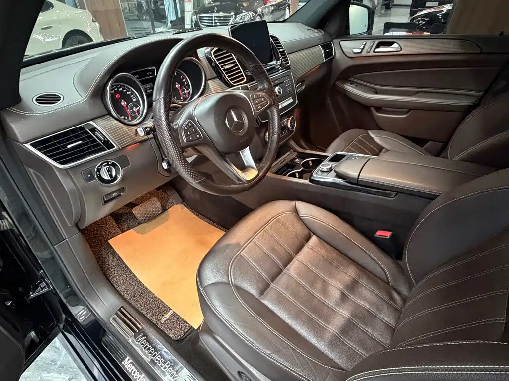 Mercedes-Benz GLE (Import) — миниатюра 10