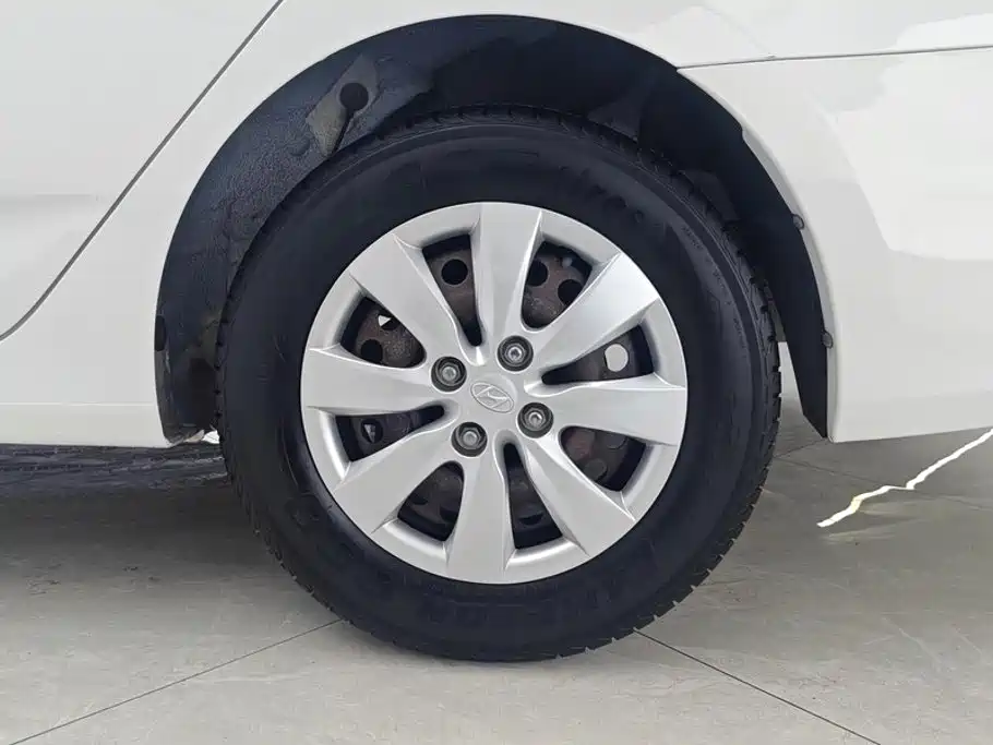 Hyundai Verna — миниатюра 6