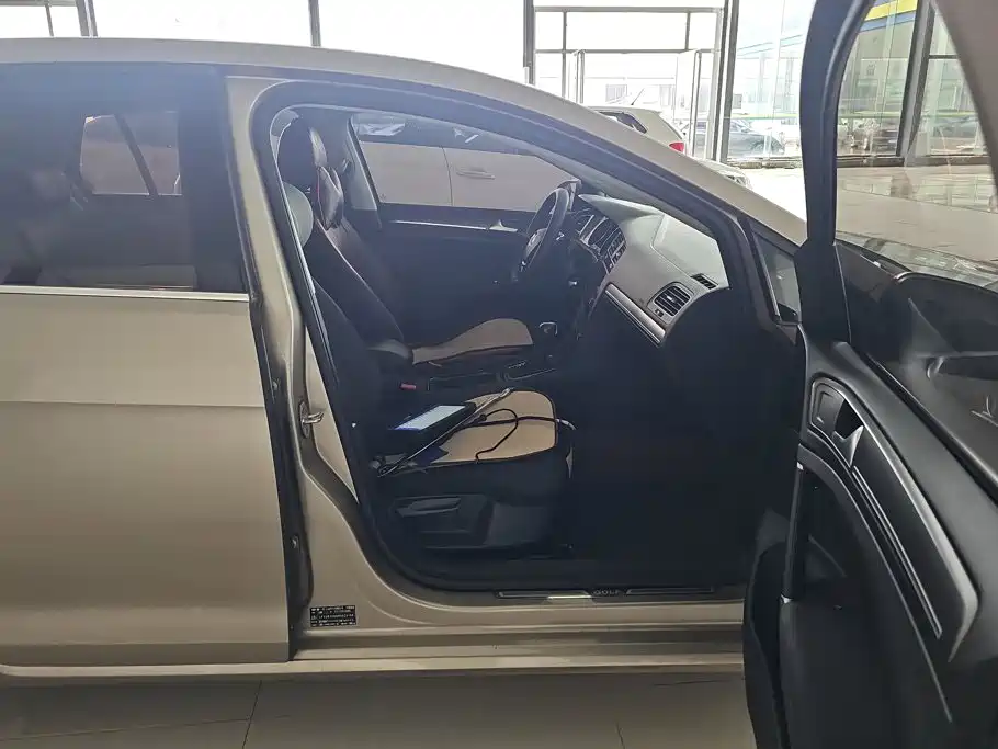 Volkswagen Golf — миниатюра 8