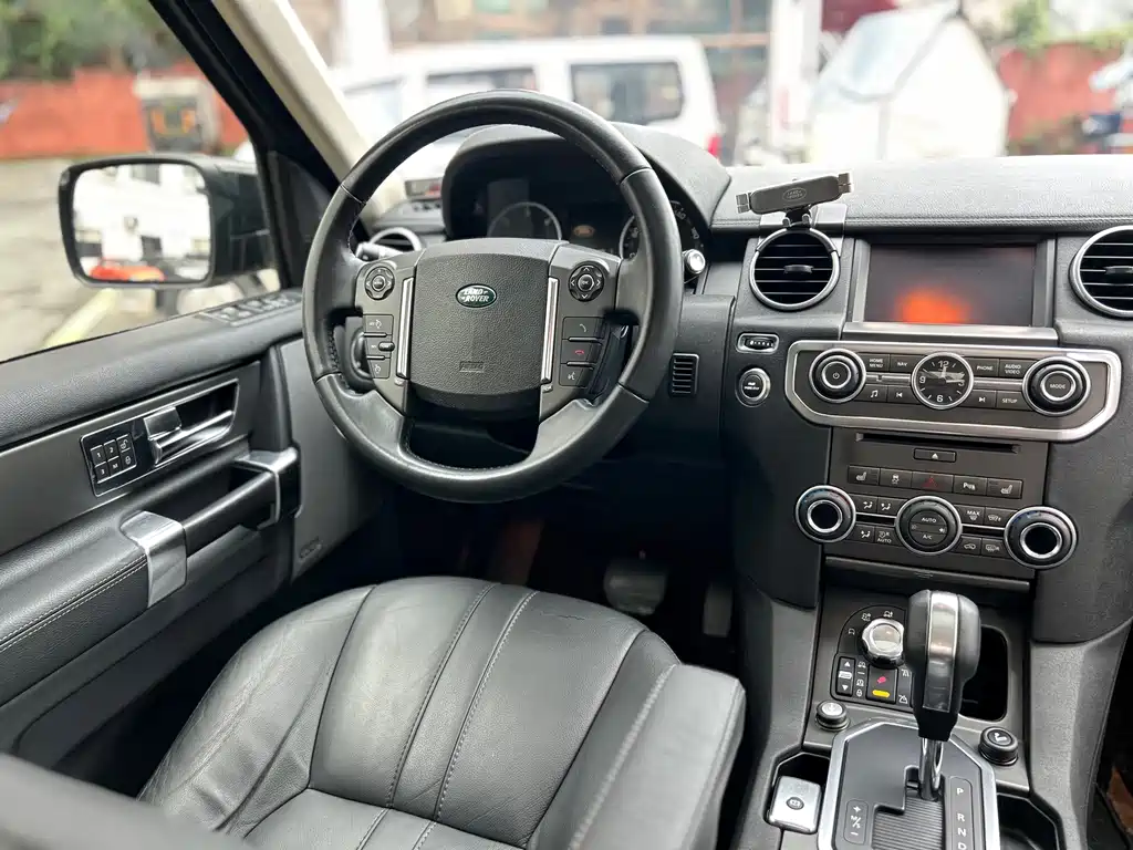 Land Rover Discovery — миниатюра 30