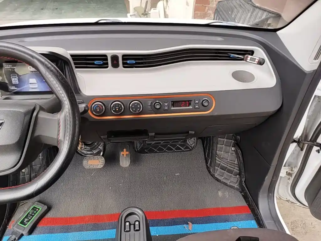Wuling MINIEV — миниатюра 13