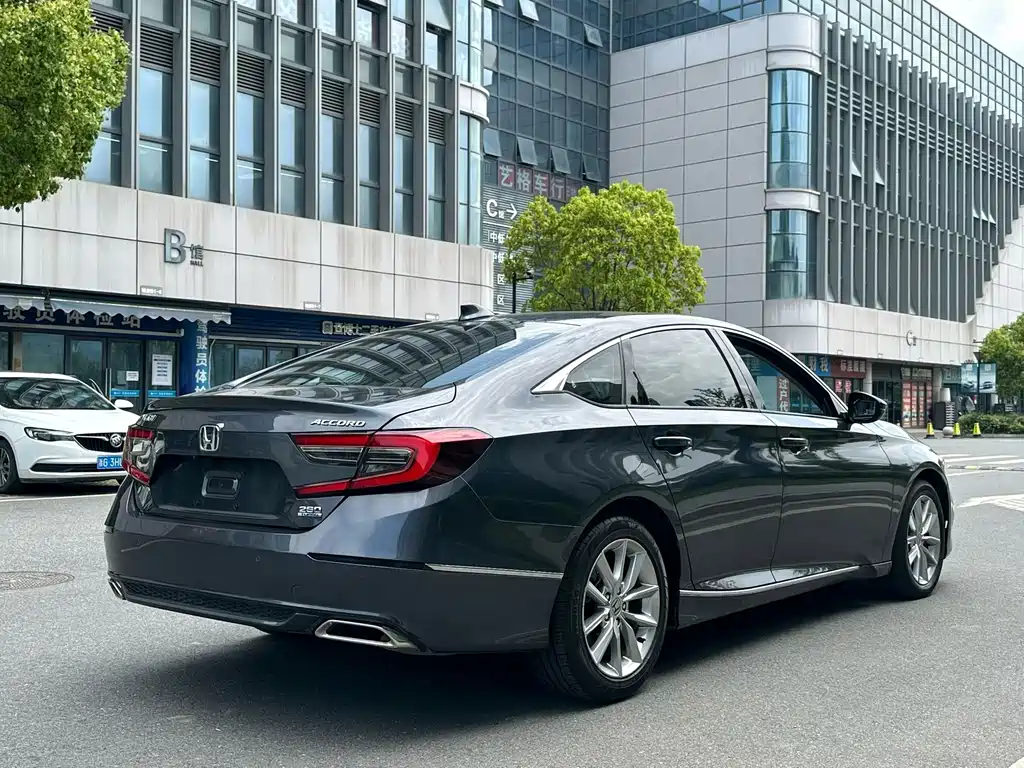 Honda Accord — миниатюра 8