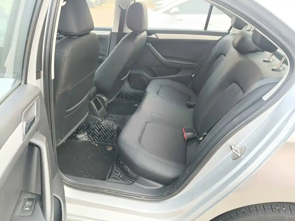 Volkswagen Jetta — миниатюра 17