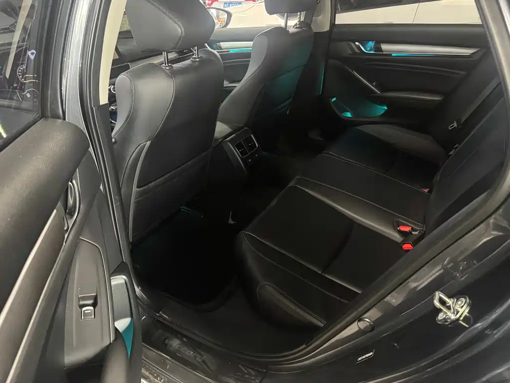 Honda Accord — миниатюра 12