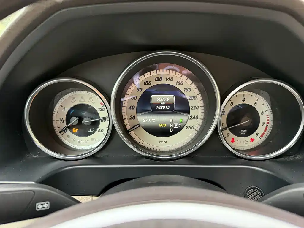 Mercedes-Benz E-Class — миниатюра 8