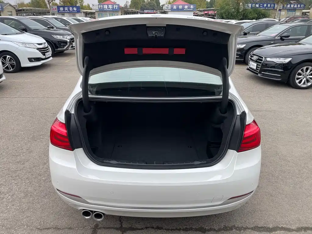 BMW 3 Series — миниатюра 18