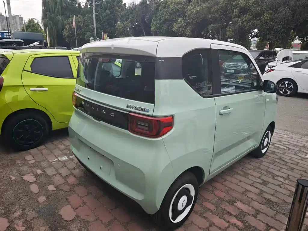 Wuling MINIEV — миниатюра 7