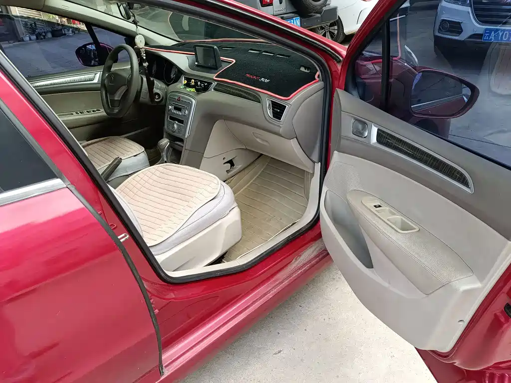 Peugeot 308 — миниатюра 19
