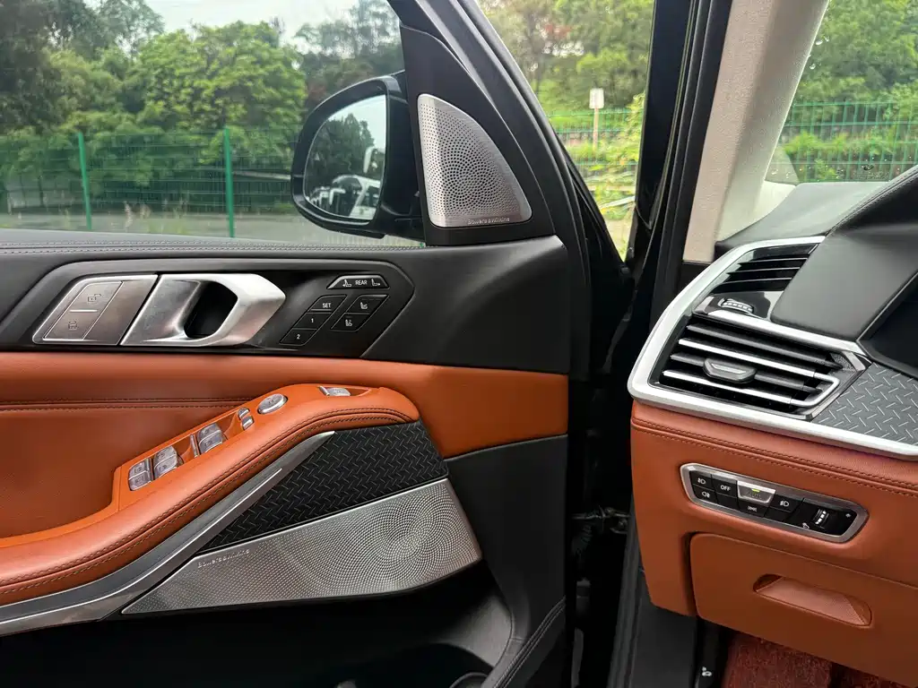 BMW X7 — миниатюра 12