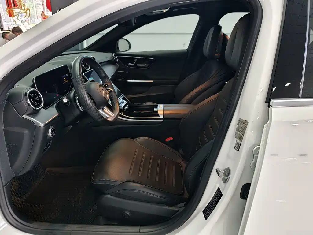 Mercedes-Benz C-Class — миниатюра 11