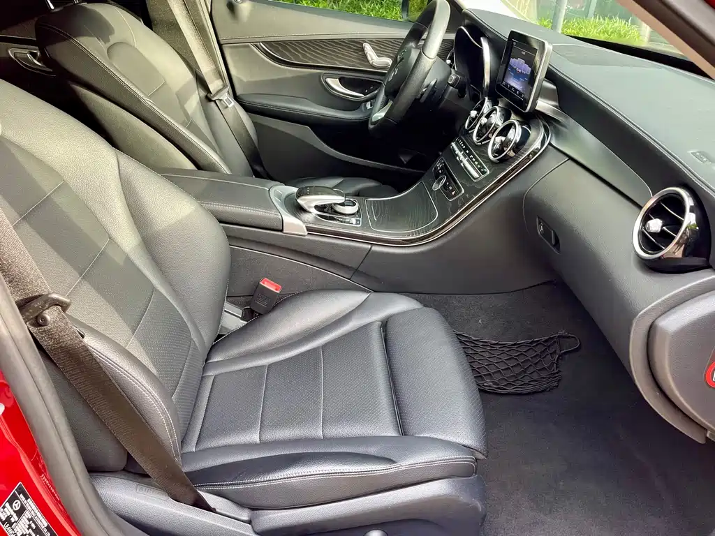 Mercedes-Benz C-Class — миниатюра 16