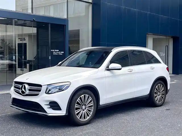 MERCEDES-BENZ GLC
