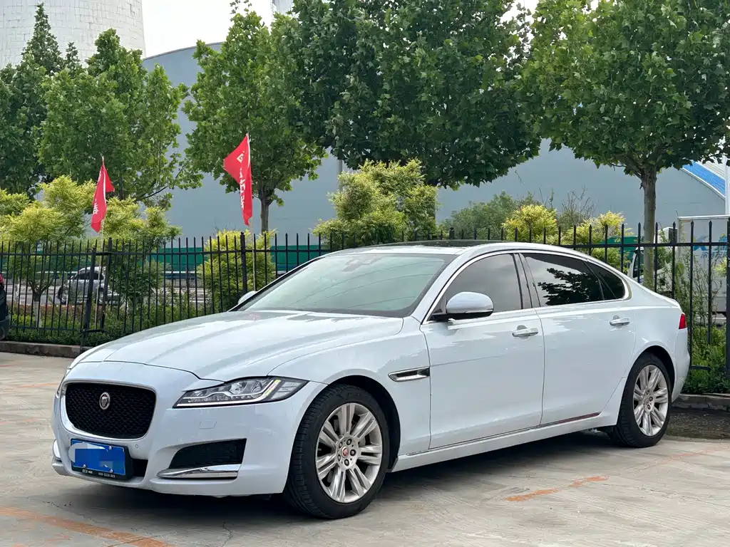 Купить Jaguar XFL