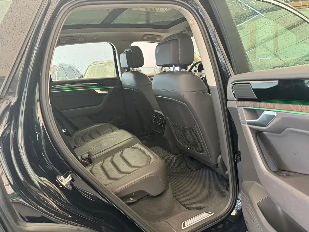 Volkswagen Touareg — миниатюра 7