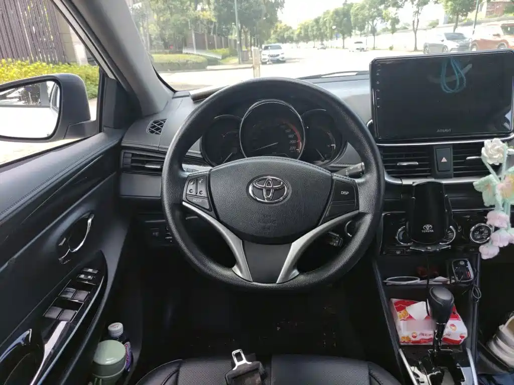 Toyota Yaris L — миниатюра 6