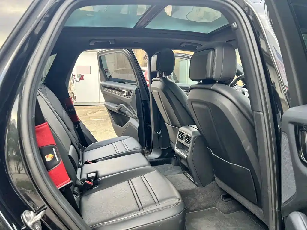 Porsche Cayenne — миниатюра 18