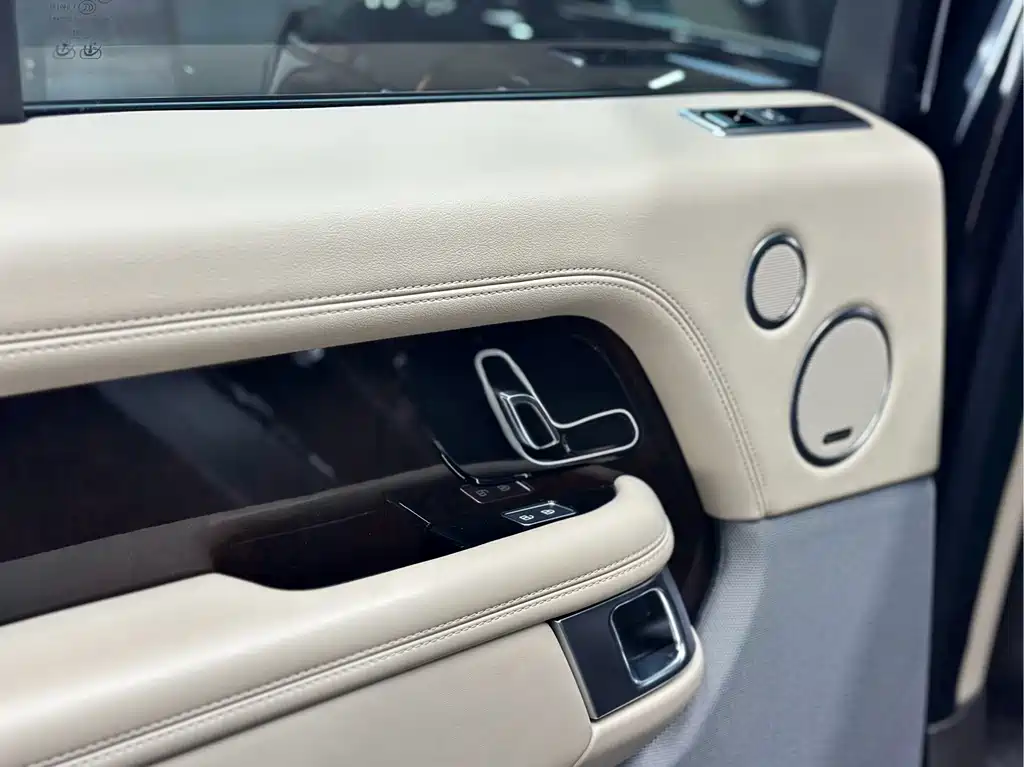 Land Rover Range Rover — миниатюра 9