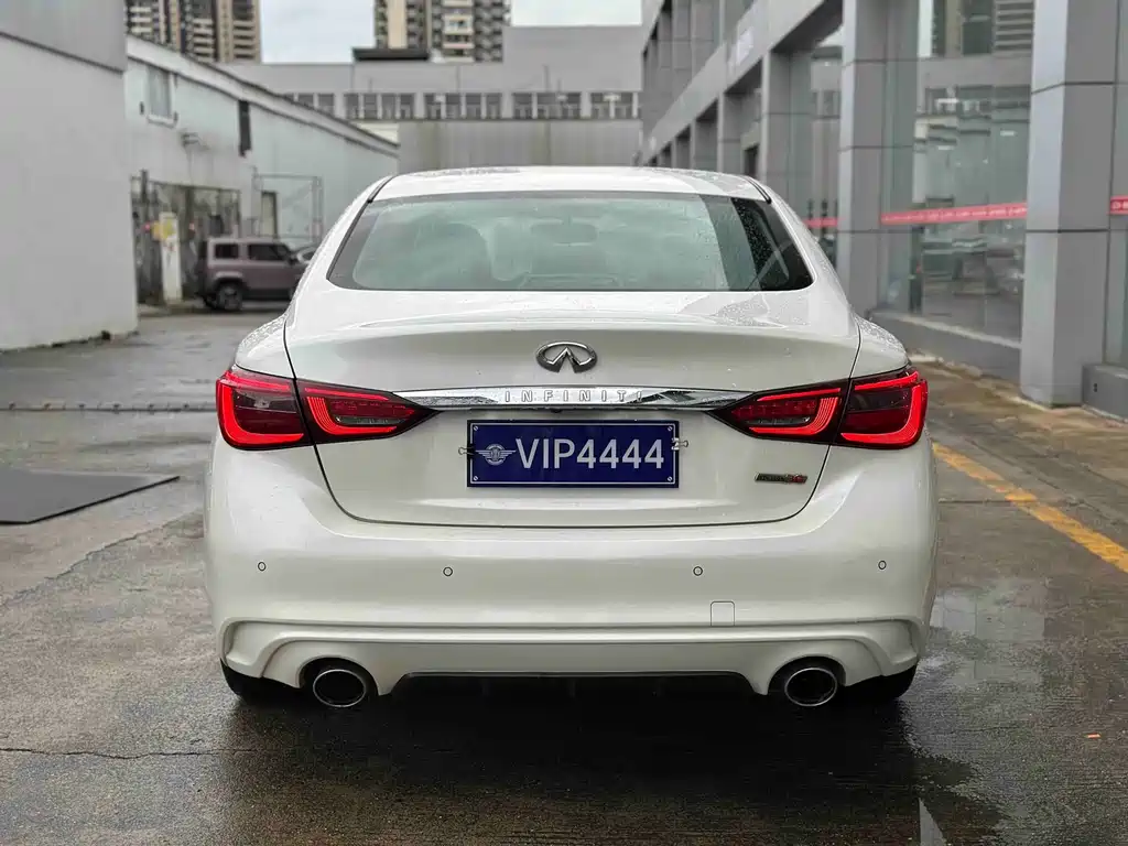 Infiniti Q50L 2018 2.0T V
