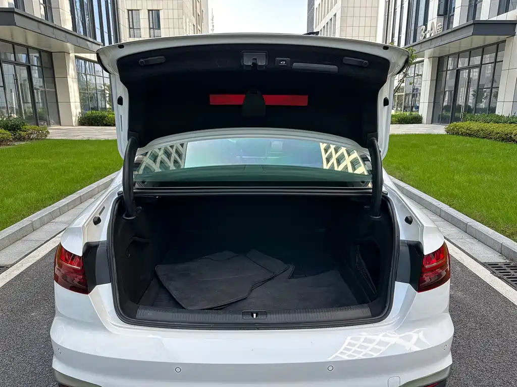 Audi A4L — миниатюра 27