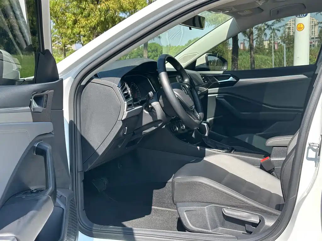 Volkswagen Sagitar — миниатюра 4