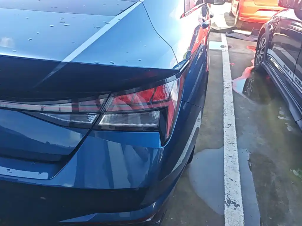 Hyundai Elantra — миниатюра 8