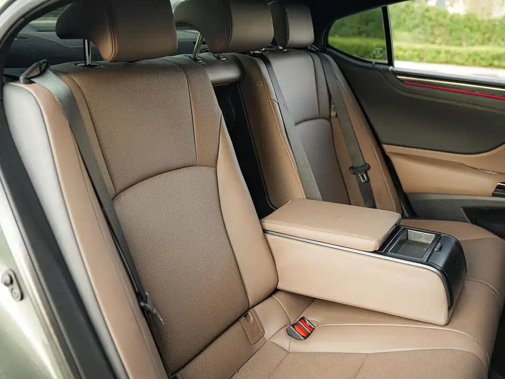 Lexus ES — миниатюра 13