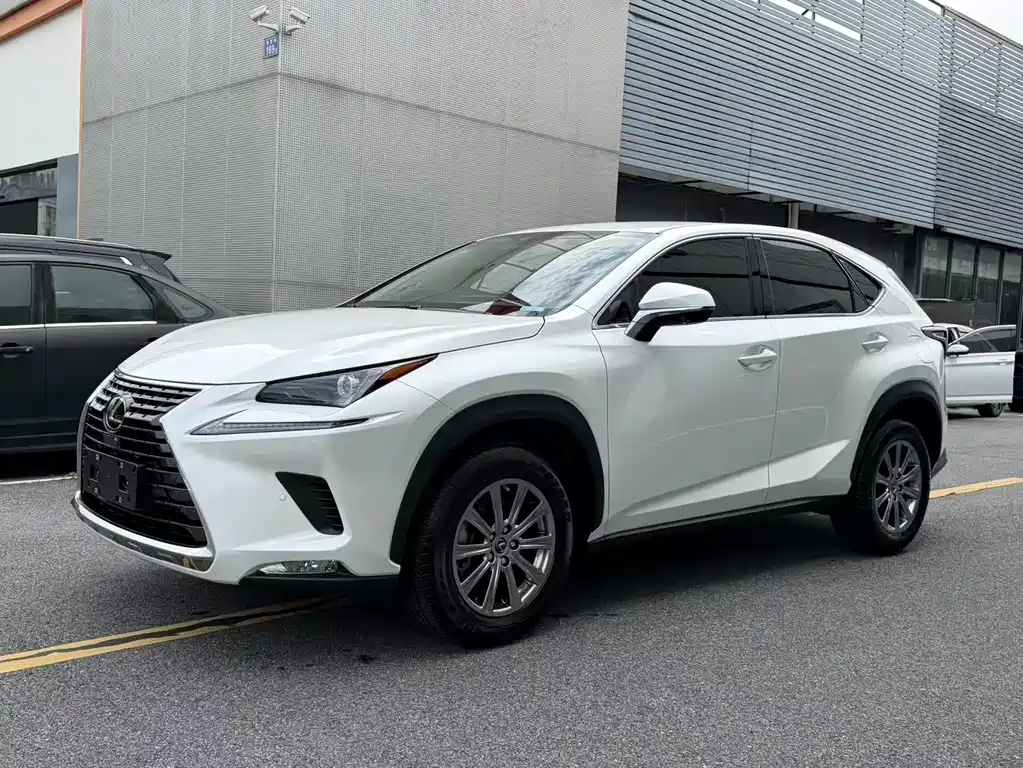 Купить Lexus NX