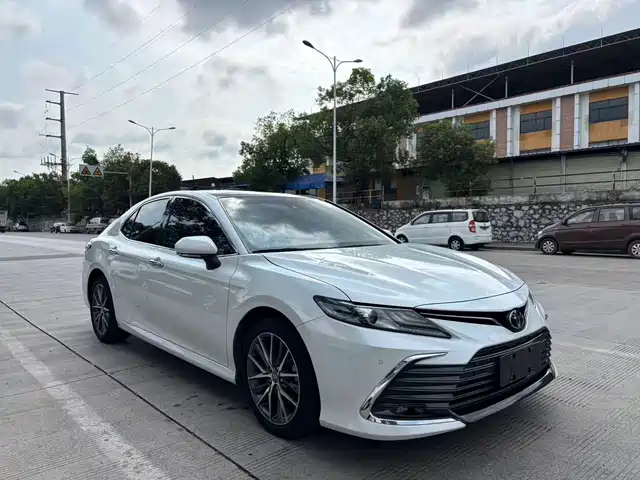 TOYOTA CAMRY 2021
