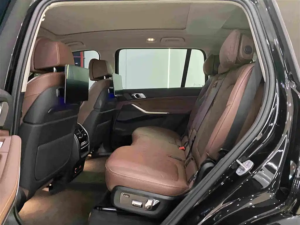BMW X7 — миниатюра 8