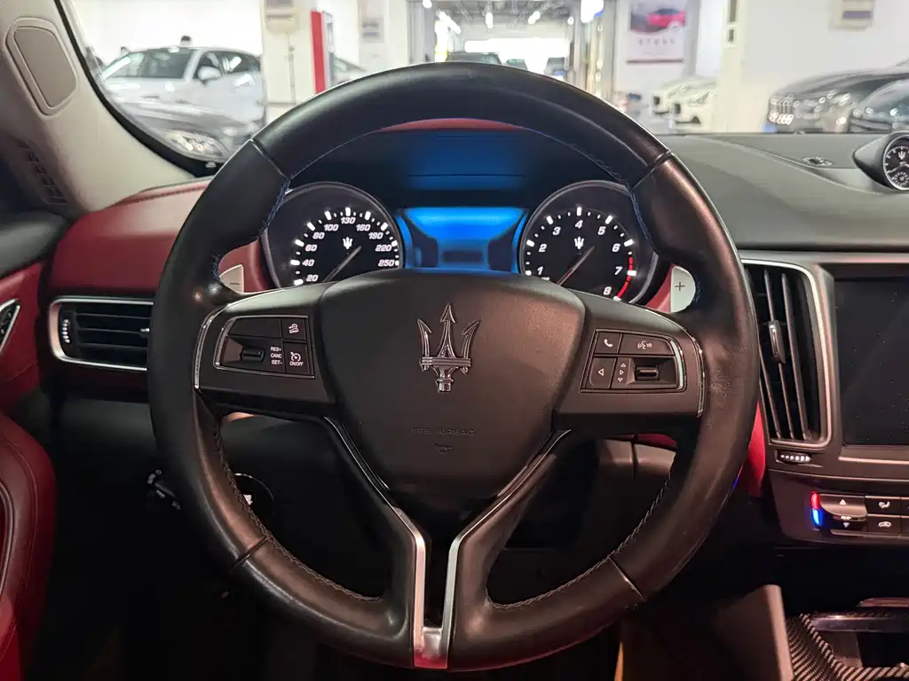Maserati Levante — миниатюра 10
