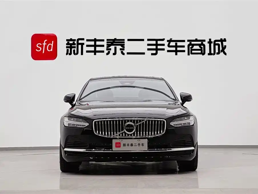 Volvo S90 2024 Luxury