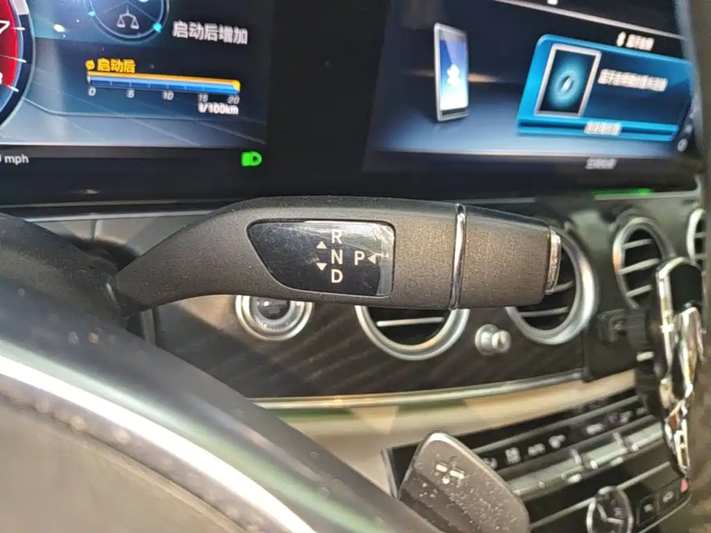 Mercedes-Benz E-Class — миниатюра 14