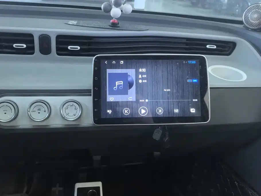 Wuling MINIEV — миниатюра 13