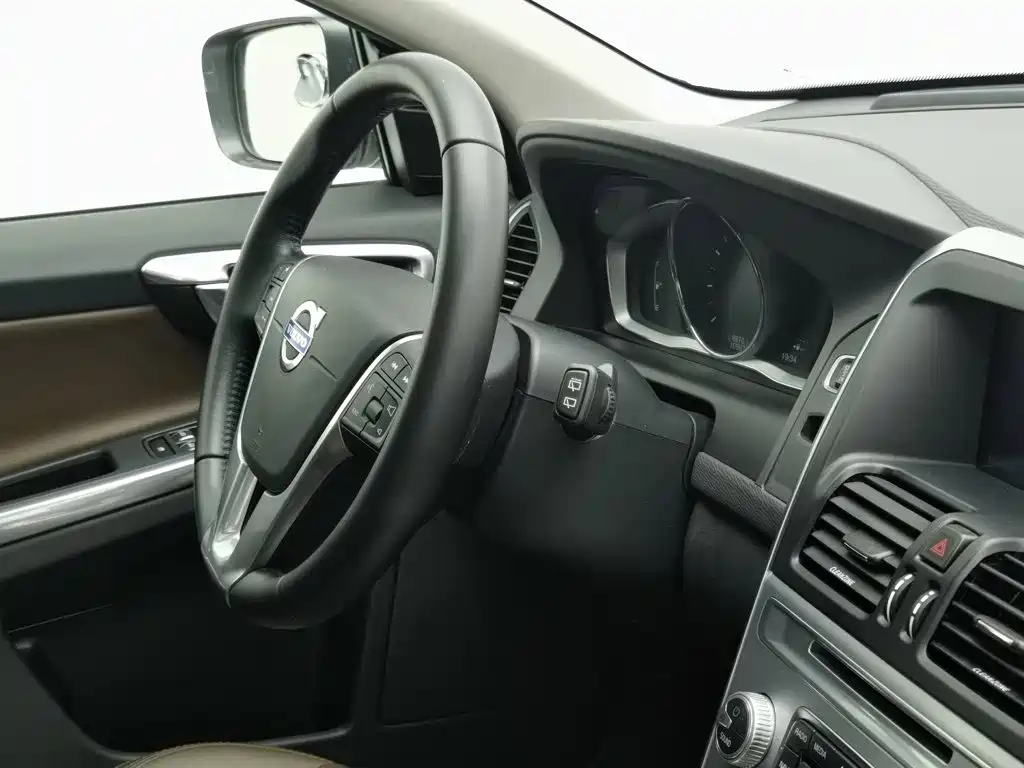 Volvo XC60 — миниатюра 22