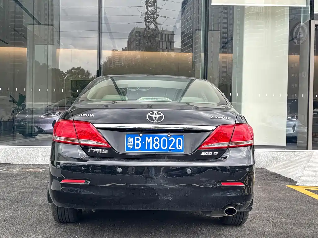 Toyota Camry — миниатюра 6