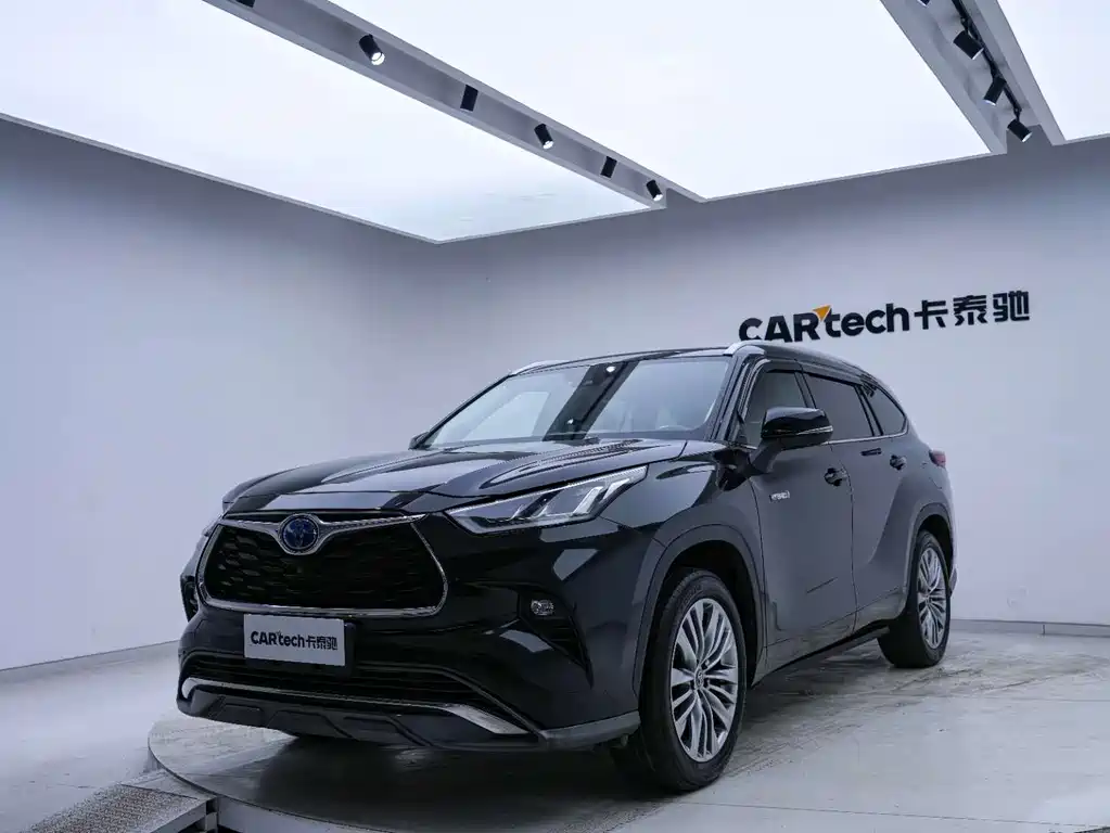 Toyota Highlander 2022 2.5L 7 мест