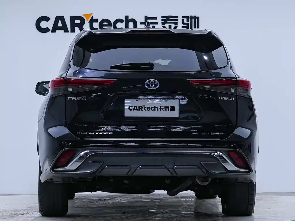 Toyota Highlander 2022 2.5L 7 мест